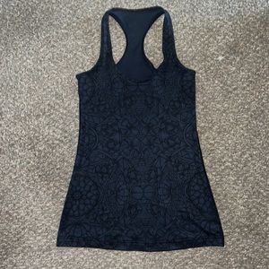 Lululemon tank top. 4